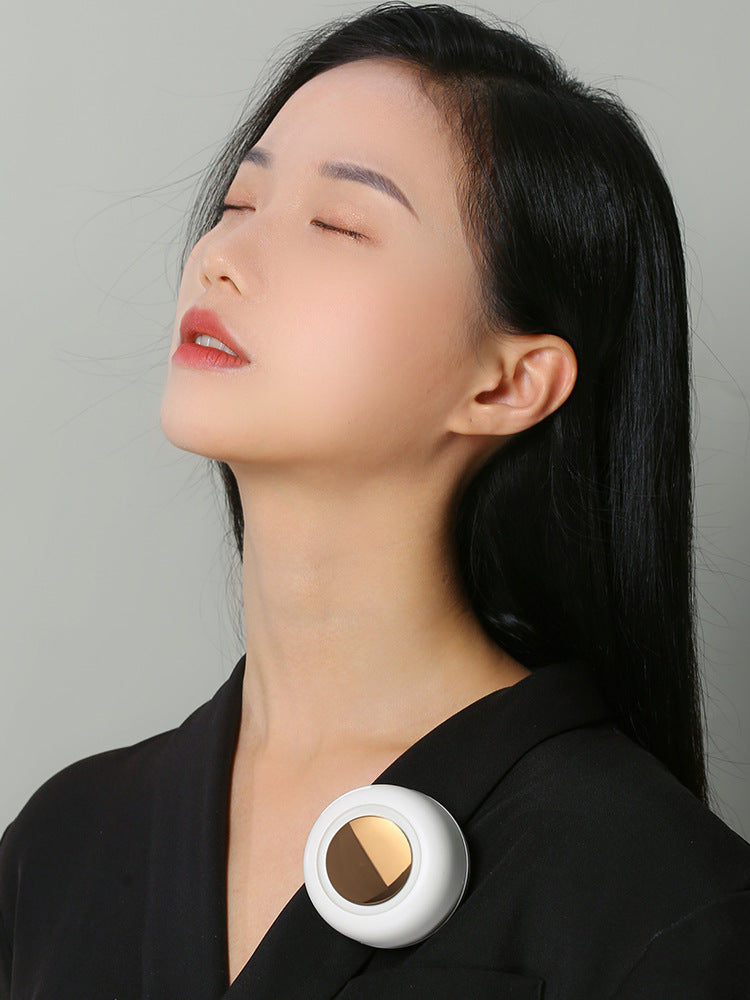 Clip-On Leafless Mini Fan — 900mAh, 3 Speeds, Type-C, Wearable