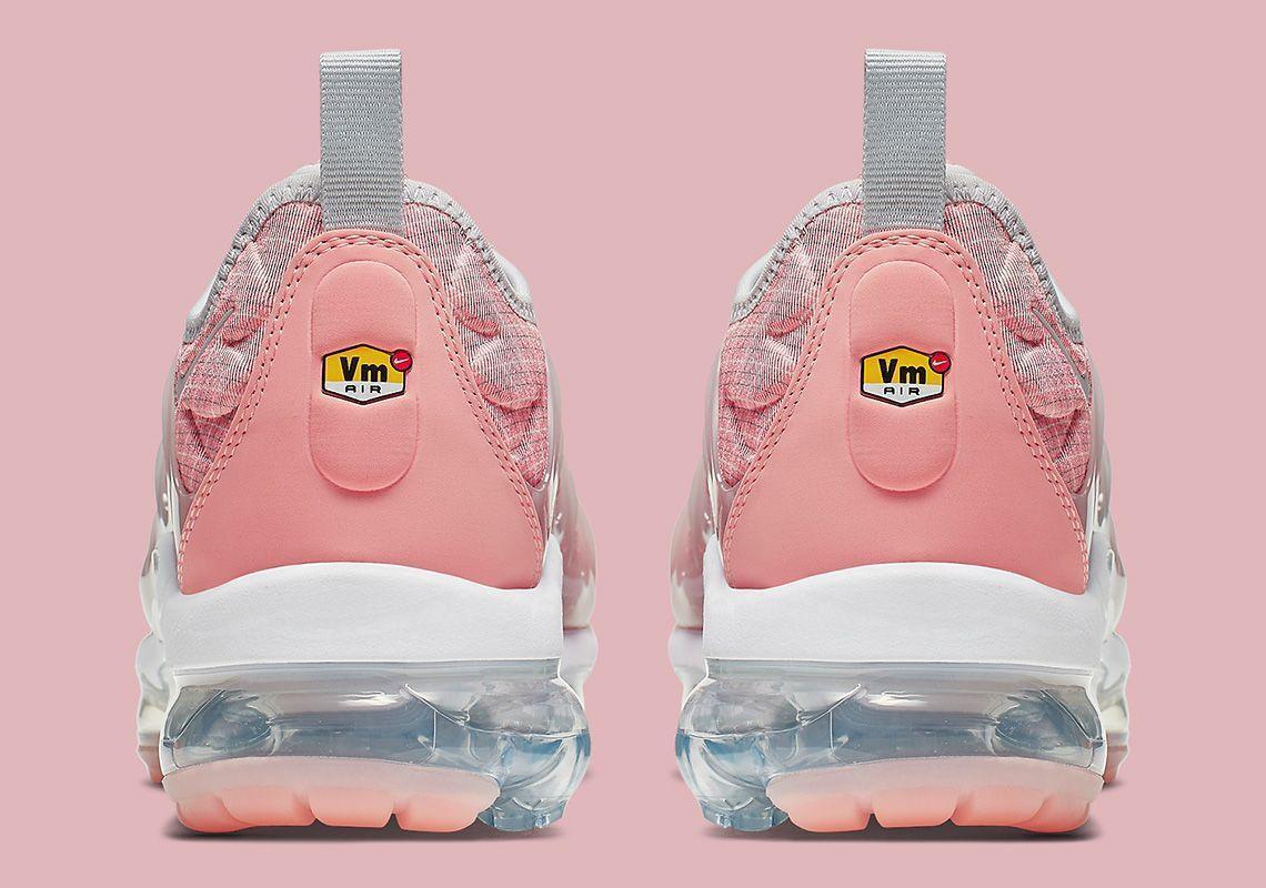 Nike Air VaporMax Plus 'Bleached Coral Pure Platinum'