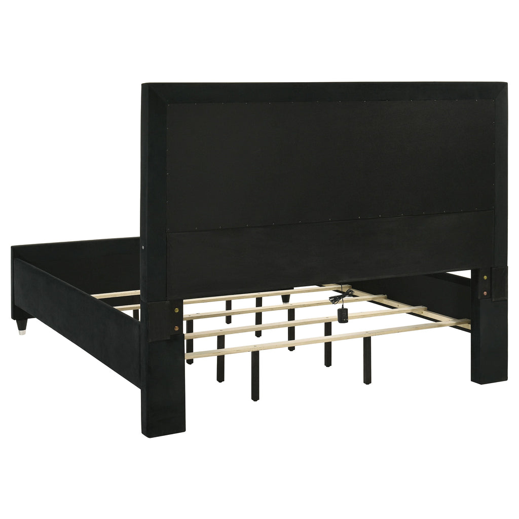 Ravenne 5-piece Velvet Upholstered California King LED Bedroom Set Black