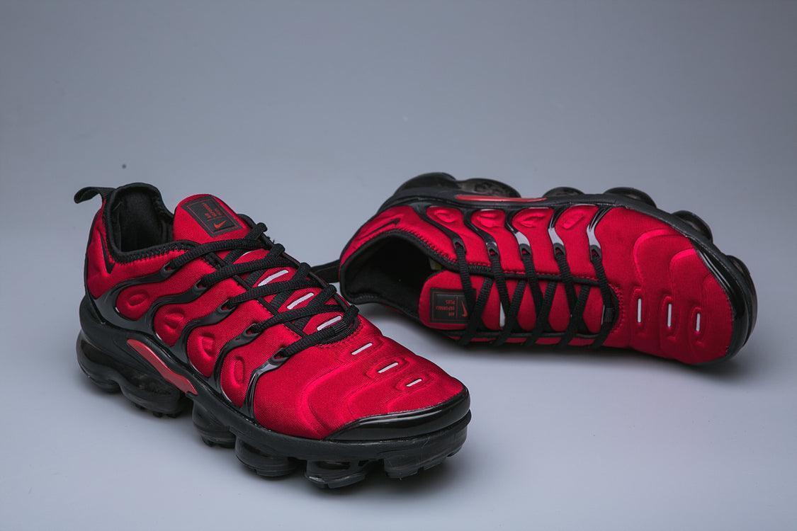Nike Air VaporMax Plus 'University Red Black'