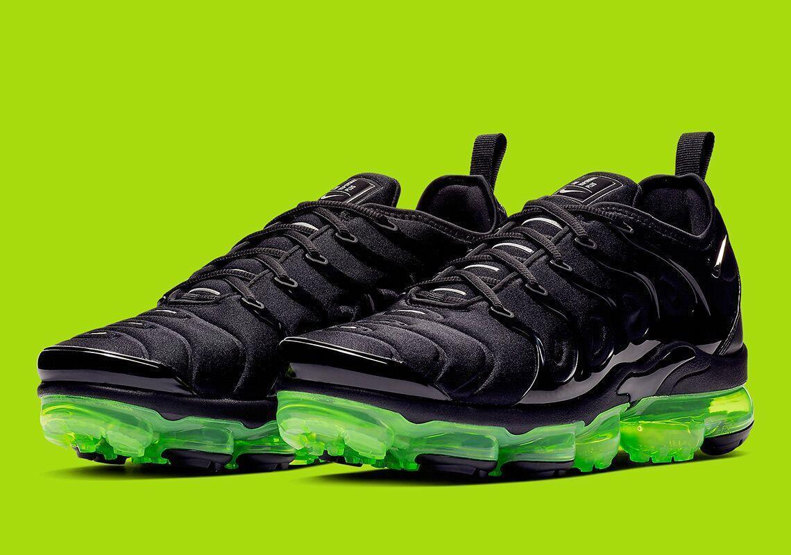 Nike Air VaporMax Plus Black Volt Sole Sneakers - Men's