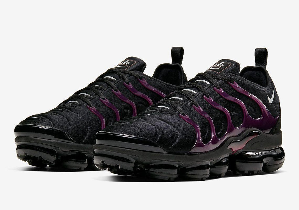Nike Air VaporMax Plus 'Black Noble Red'