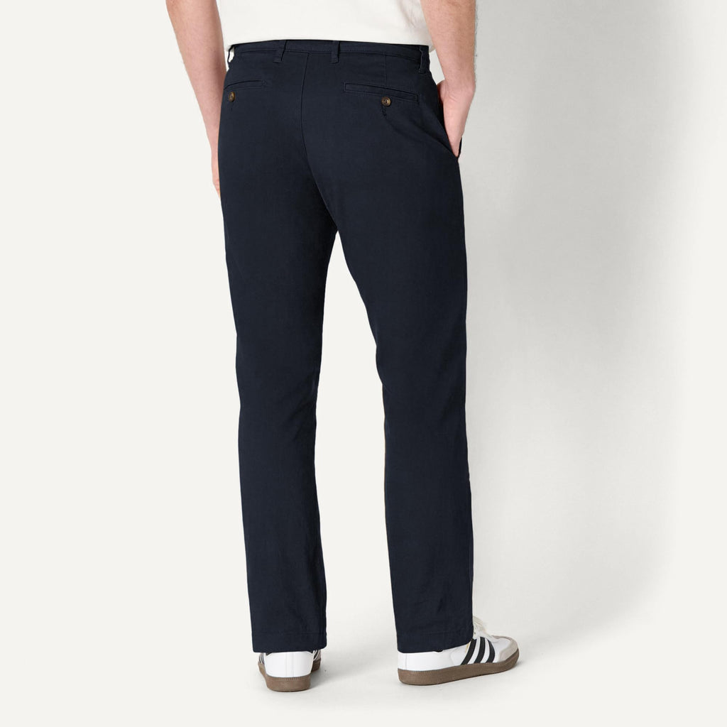 Amazon Essentials Men's Athletic-Fit Stretch Chino Pants, Casual Business Wear