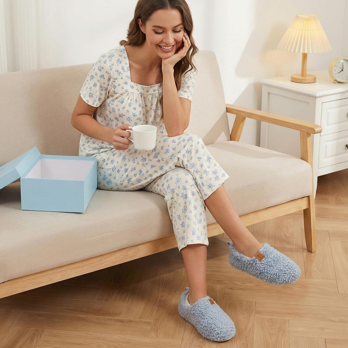 EverFoams Women’s Soft Curly Slippers Memory Foam Lightweight House Shoes