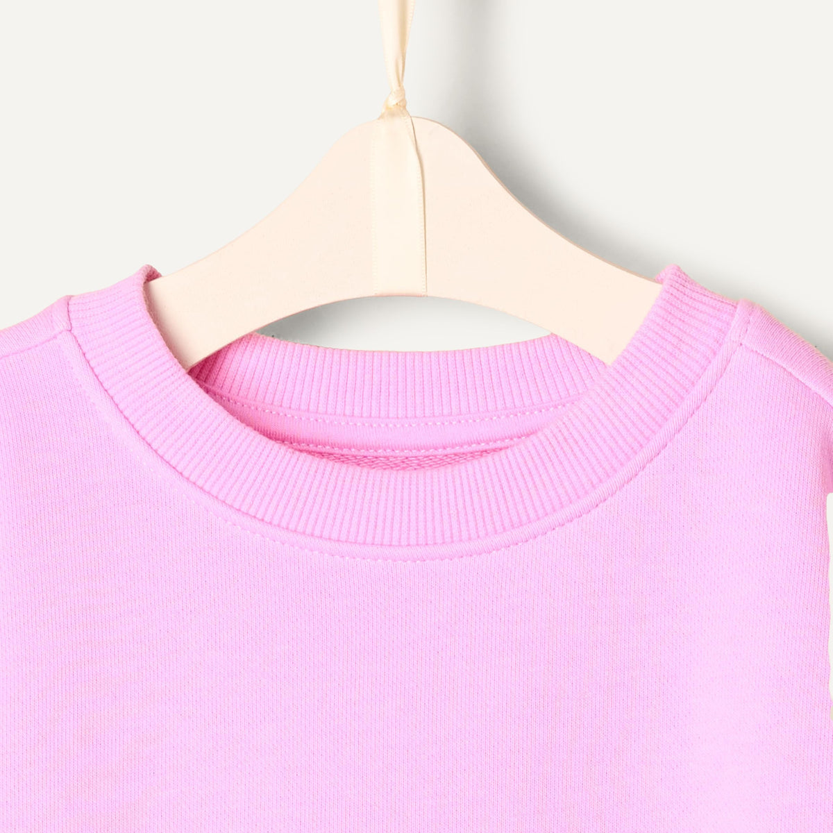 Amazon Essentials x Sofia Grainge Toddlers and Baby Girls' French Terry Sweatshirt Pant and Top Set