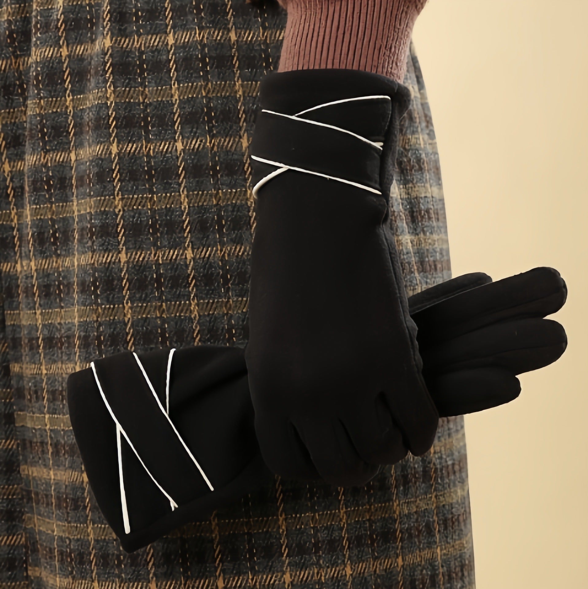 Women's Outdoor Warm Velvet Padded Thickened Cycling And Driving Versatile Simple Touch Screen Warm Gloves