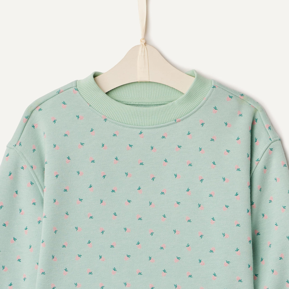 Amazon Essentials x Sofia Grainge Toddlers and Baby Girls' French Terry Sweatshirt Pant and Top Set