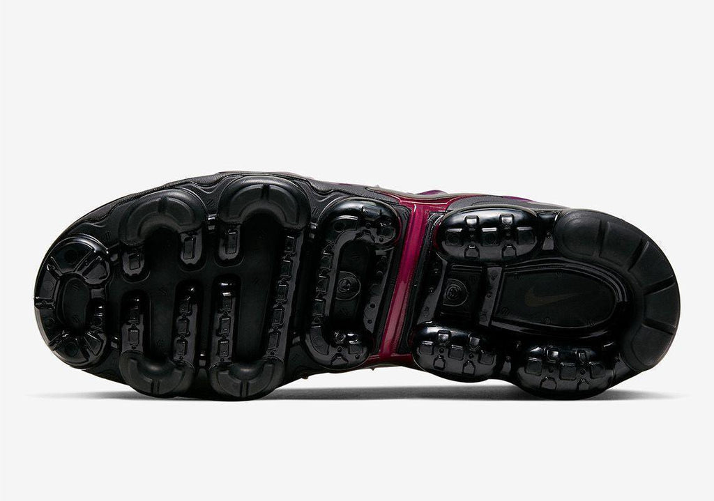 Nike Air VaporMax Plus 'Black Noble Red'