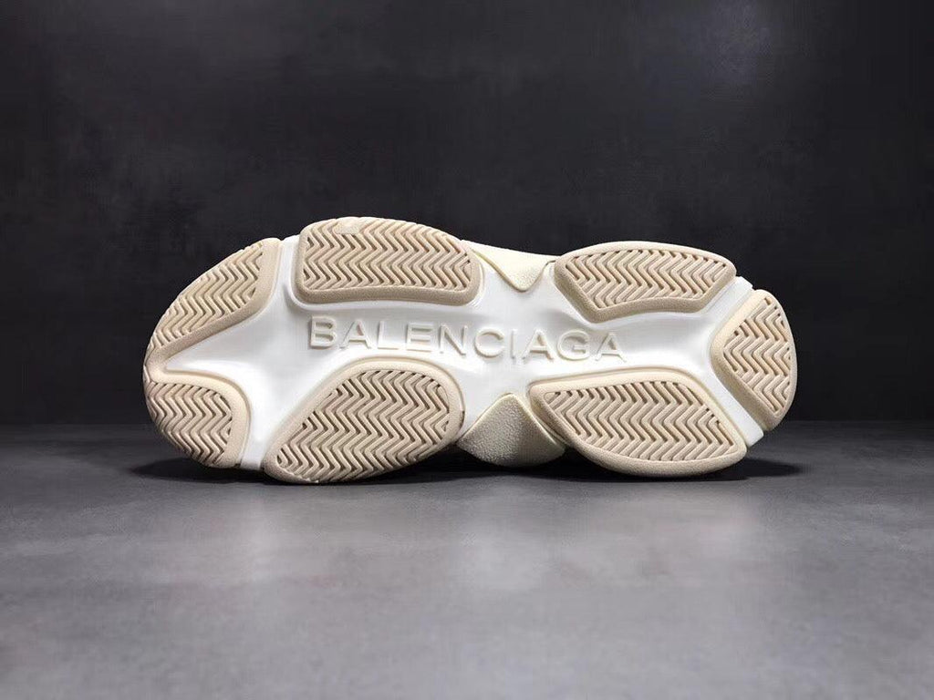 BALENCIAGA TRIPLE S SNEAKER