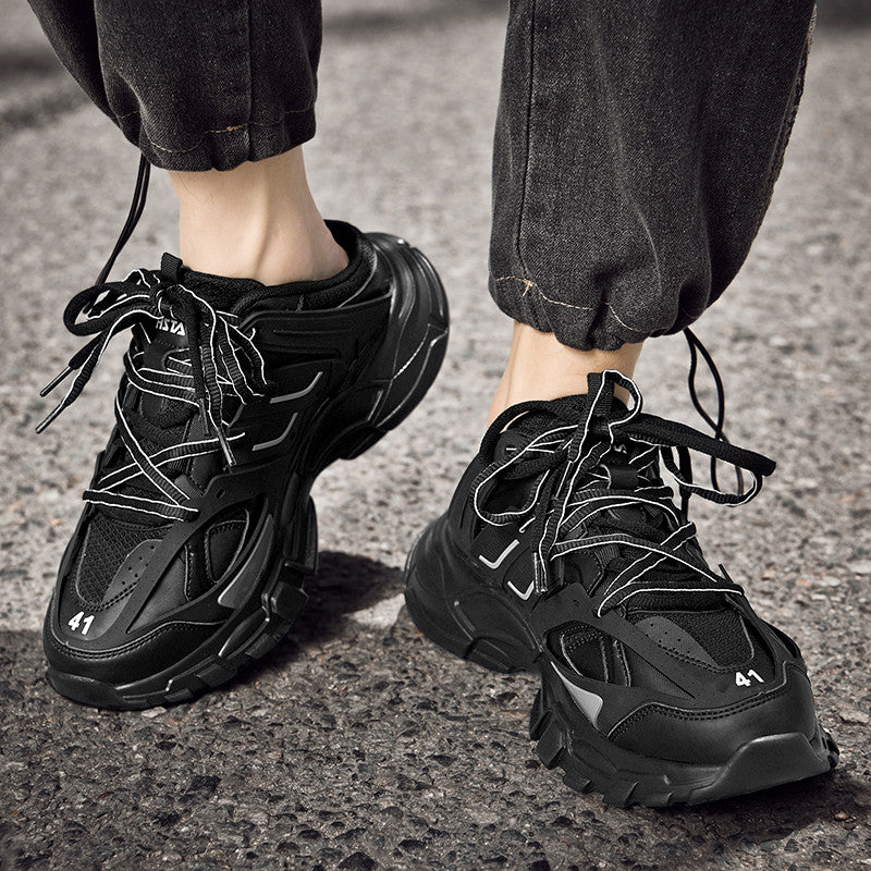 B33 Black Sneakers