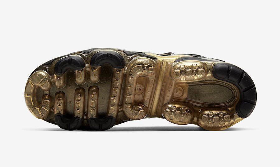 Nike Air VaporMax Plus 'Black Metallic Gold'