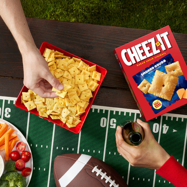 Cheez-It Smoked Gouda Baked Snack Crackers, Lunch Snacks, 12.4 oz